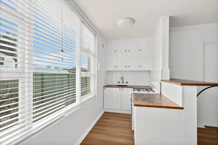 7 Kiora Road