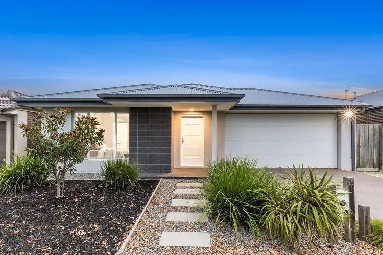 25 Silver Wattle Road