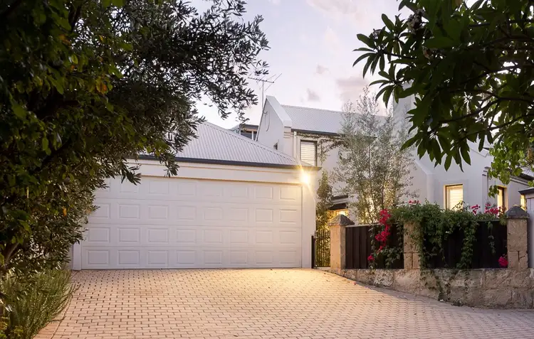 4/54 Swan Road