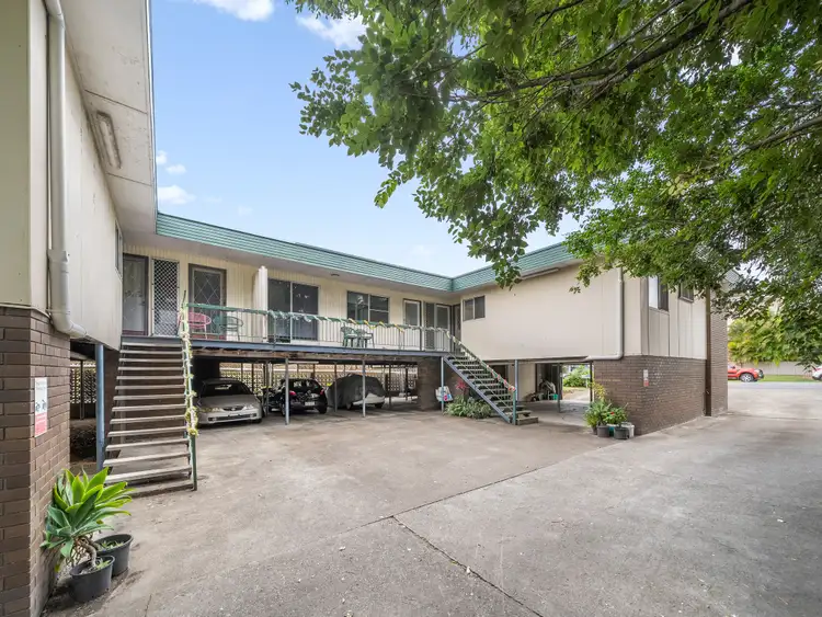 21-25 Hows Road
