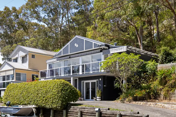 96 Heath Road