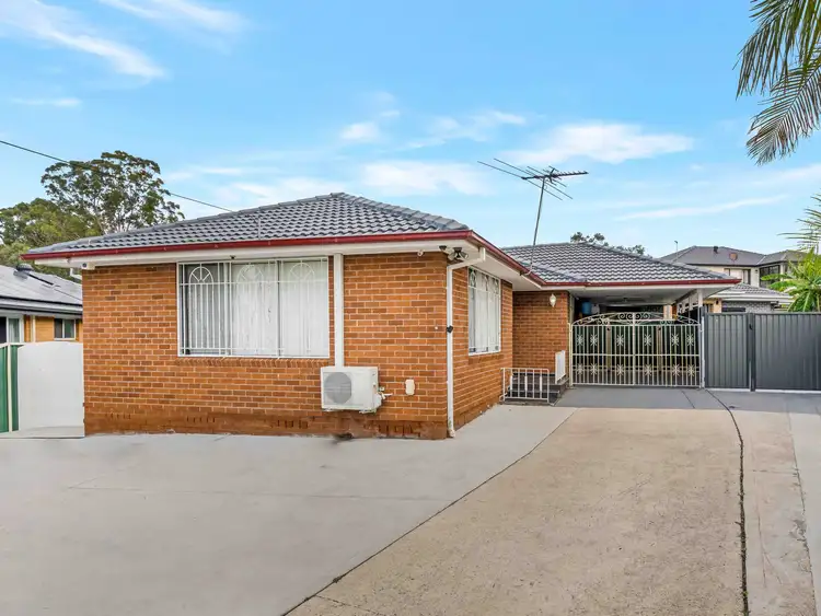 4 Charlotte Close