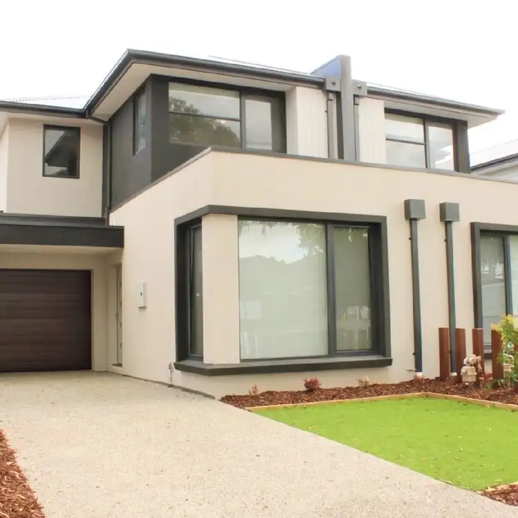 20A Angus Avenue
