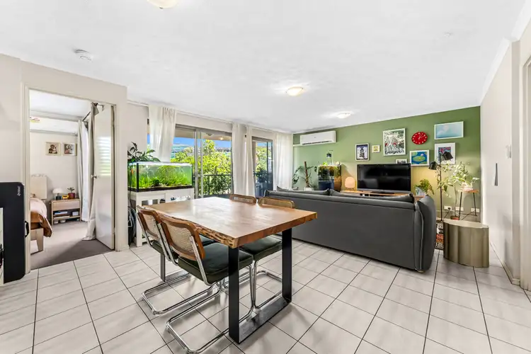 6 Omeo Street
