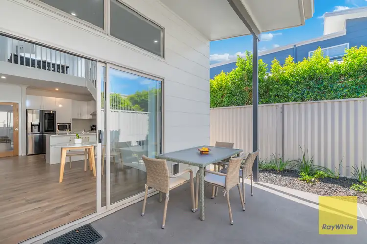 5/4 Everglades Crescent