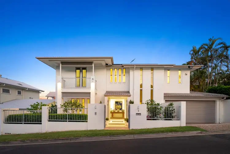 6 Sefton Avenue
