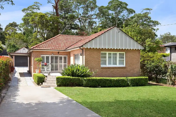 11 Hewitt Avenue