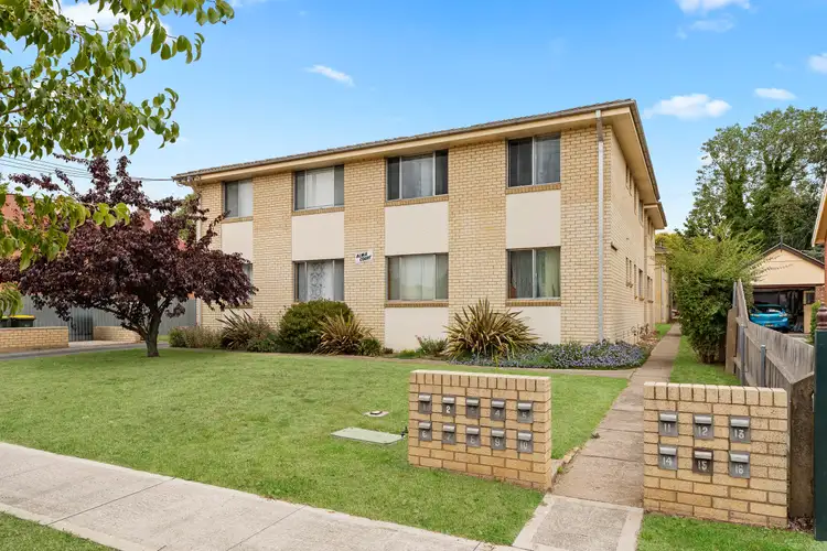 212 Cowper Street