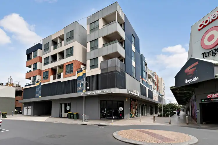16 Clyde Street Mall