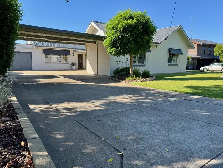 2 Platt Crescent