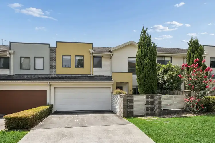2 McCausland Place