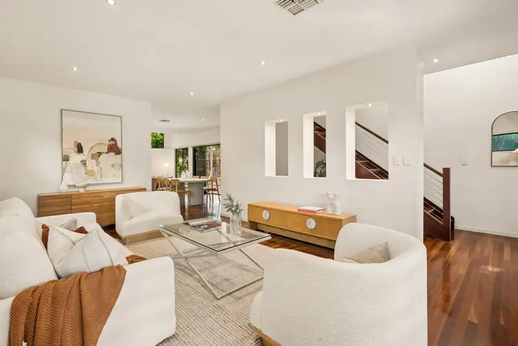 15 Jenolan Avenue