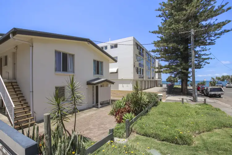 7 Dingle Avenue - Beachcomber