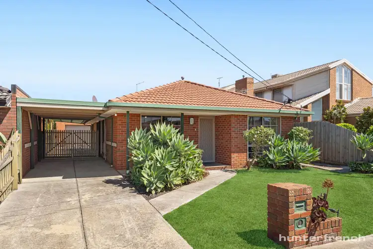 10 Oakes Court