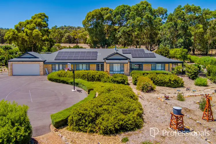 11 Brookside Grange