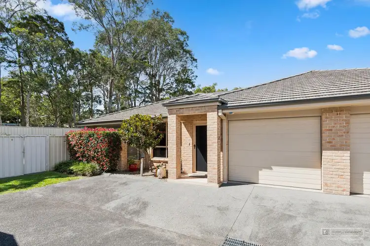 10 Derwent Avenue