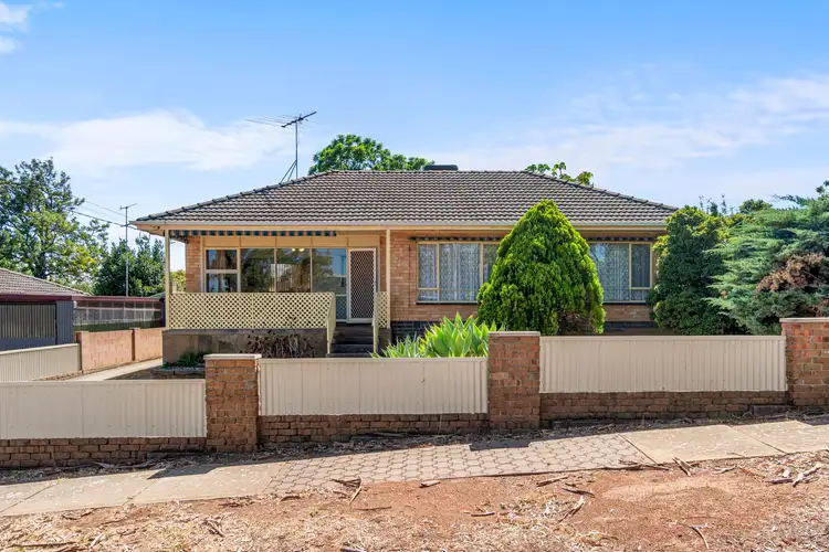 16 Sundale Ave