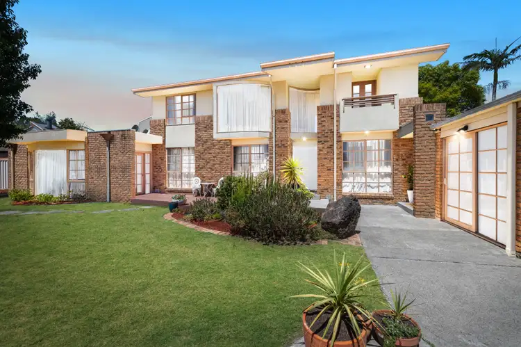 8 Lonsdale Avenue