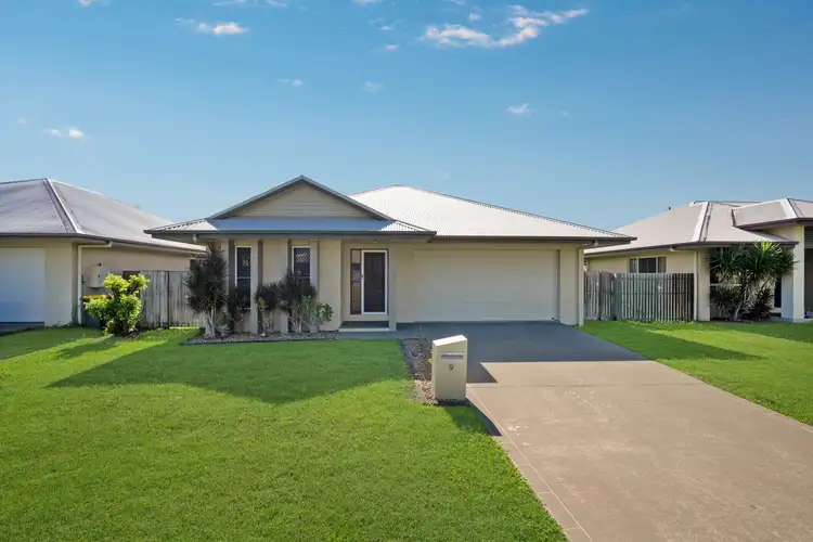 9 Shoalhaven Circuit