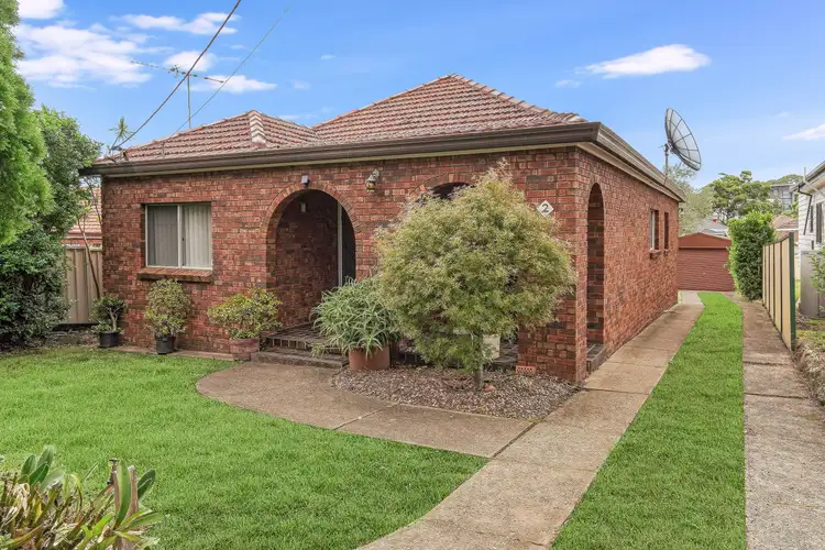 2 Irvine Street
