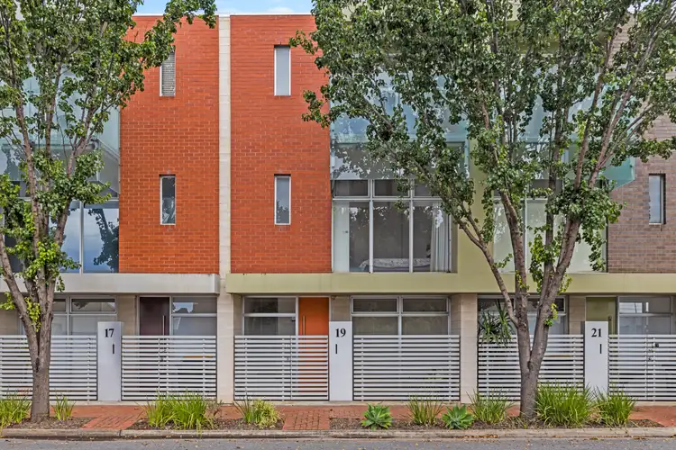 19 Charlotten Street