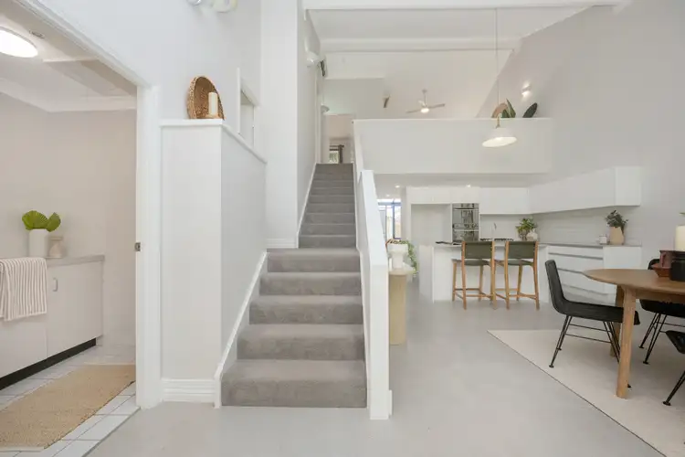 10 Nineteenth Avenue