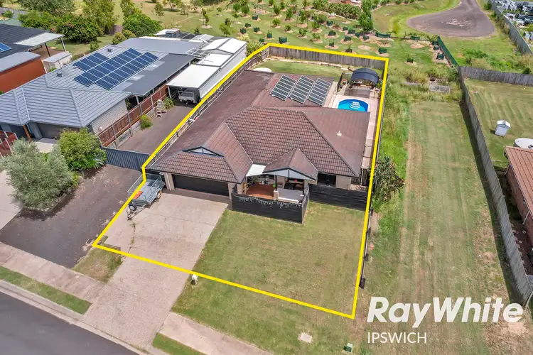 38 Honeyeater Place