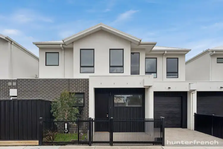 34 Docker Court