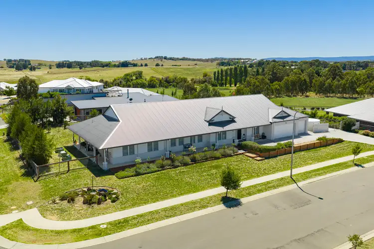 8 Kingfisher Road