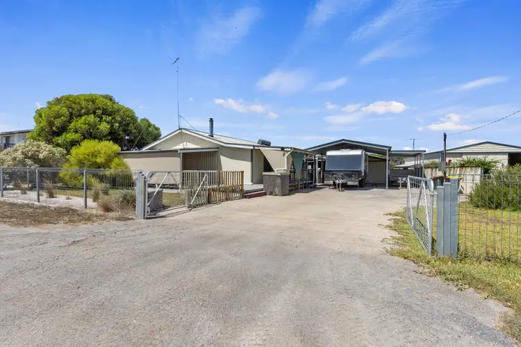 18 Scarlett Runner Road