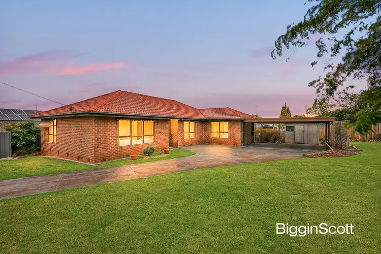 3 Elkins Court