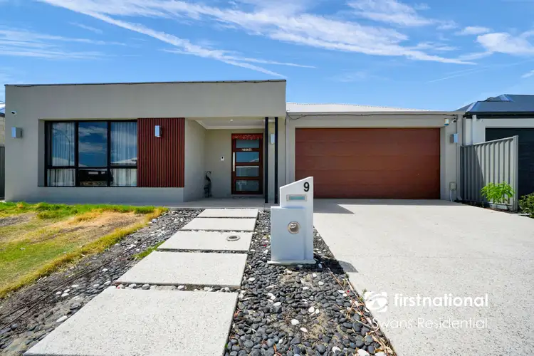 9 Winmalee Crescent