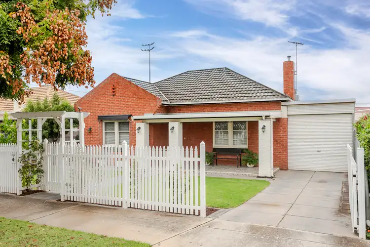 8 Fairweather Avenue