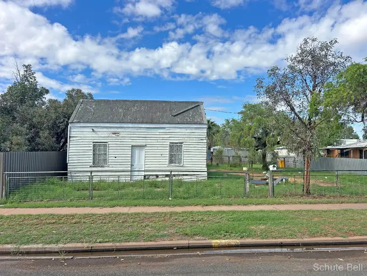66 Oxley St