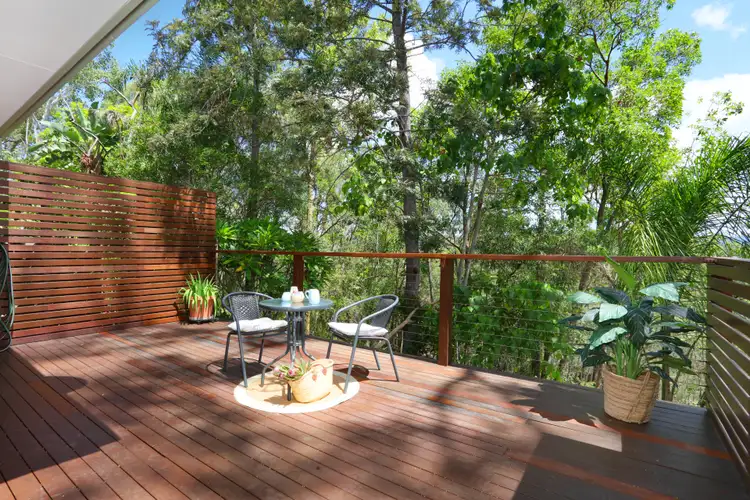 6 Crestridge Crescent