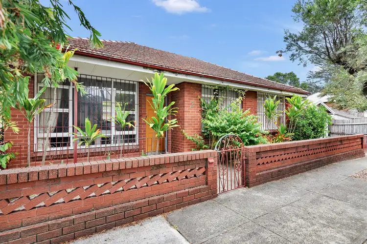 2 Roberts Street