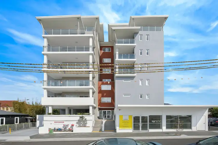 10 Thomas Street