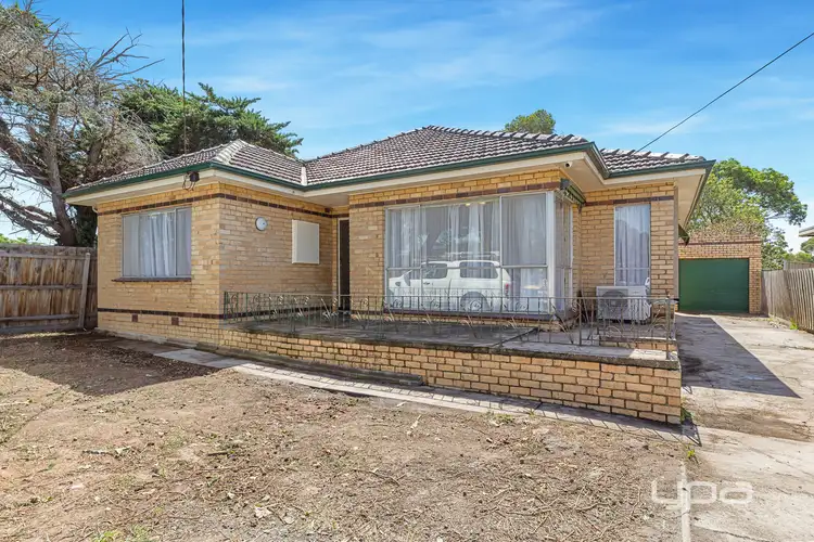 444 Main Road West