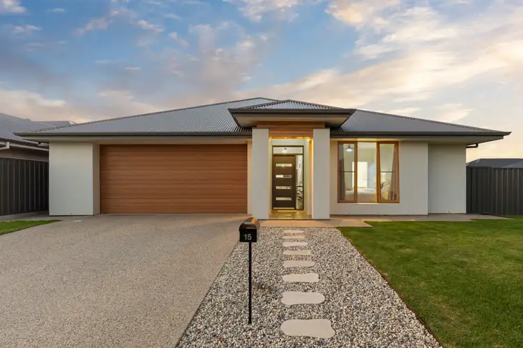 15 Thomas Street