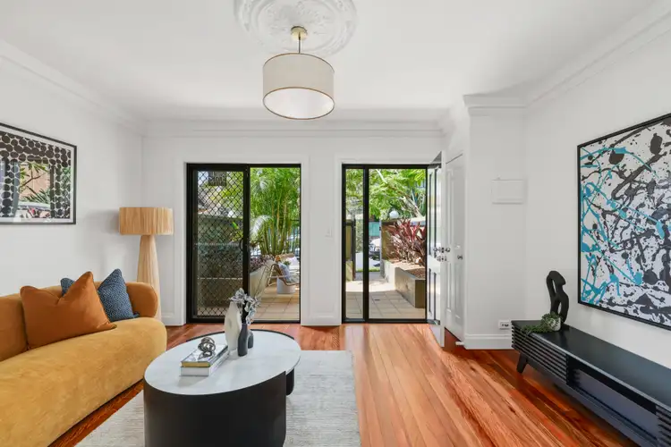 33-35 Collingwood Street