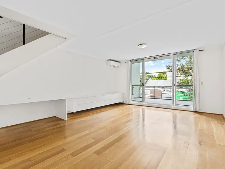 4 Gillespie Avenue