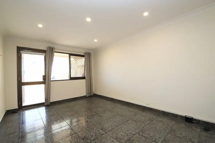 7/52 Simmat Avenue