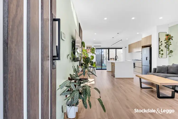 18 Wackett Street
