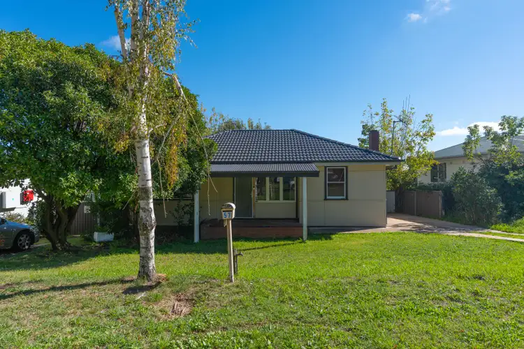 57 Adina Crescent