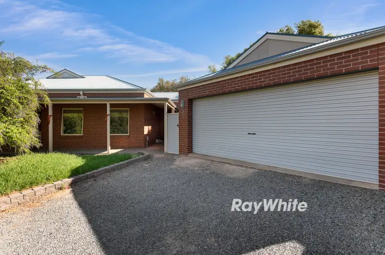 2 Nyora Court