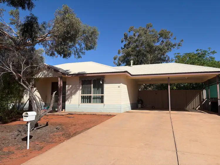 12 Santalum Way
