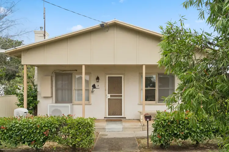 3 Dowling Street