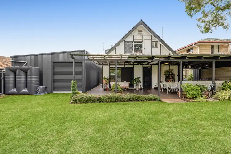 12 Weller Street