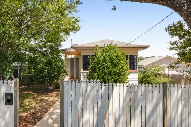 10 Robsart Street