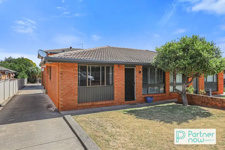 49 Rawson Avenue